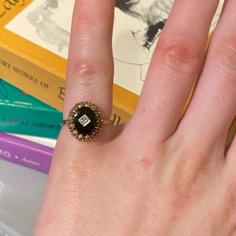 Vintage/antique style 10 karat solid gold onyx ring size 6